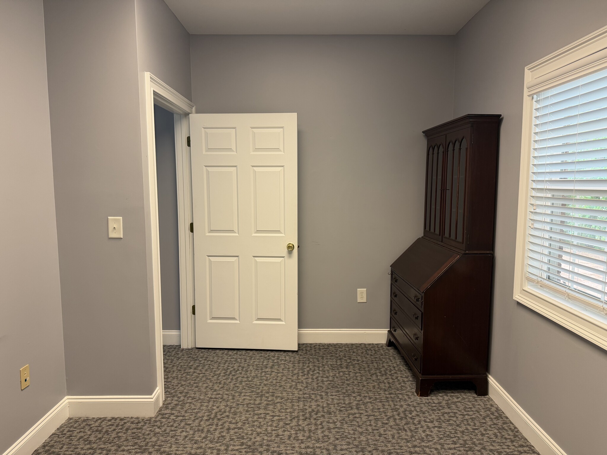 3237 S Cherokee Ln, Woodstock, GA for Sale