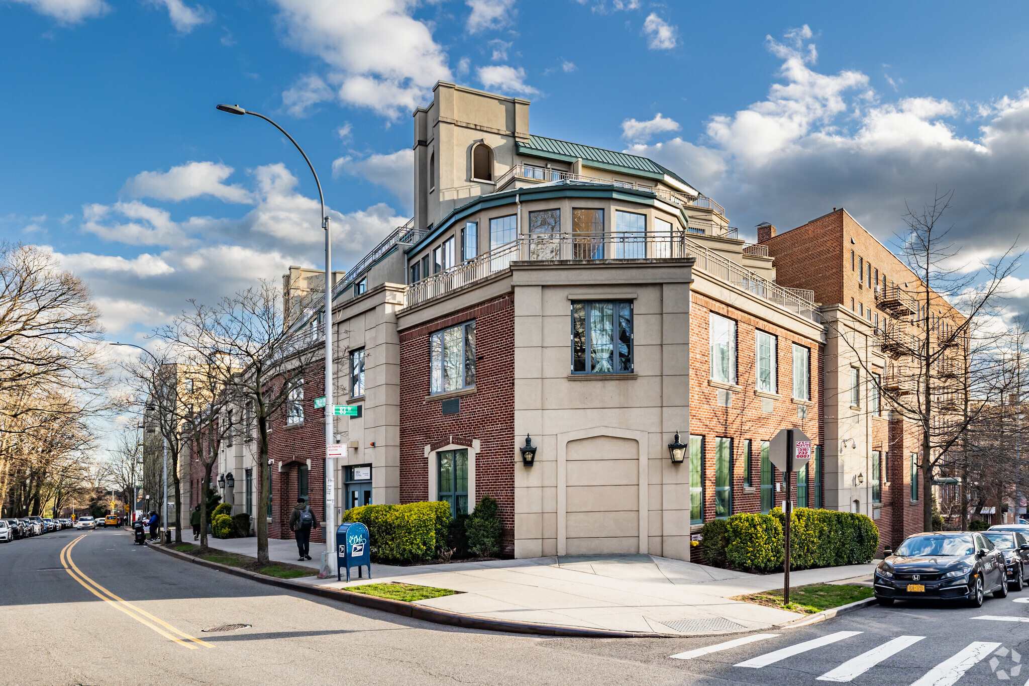 8330 Kew Gardens Rd, Jamaica, NY for Sale