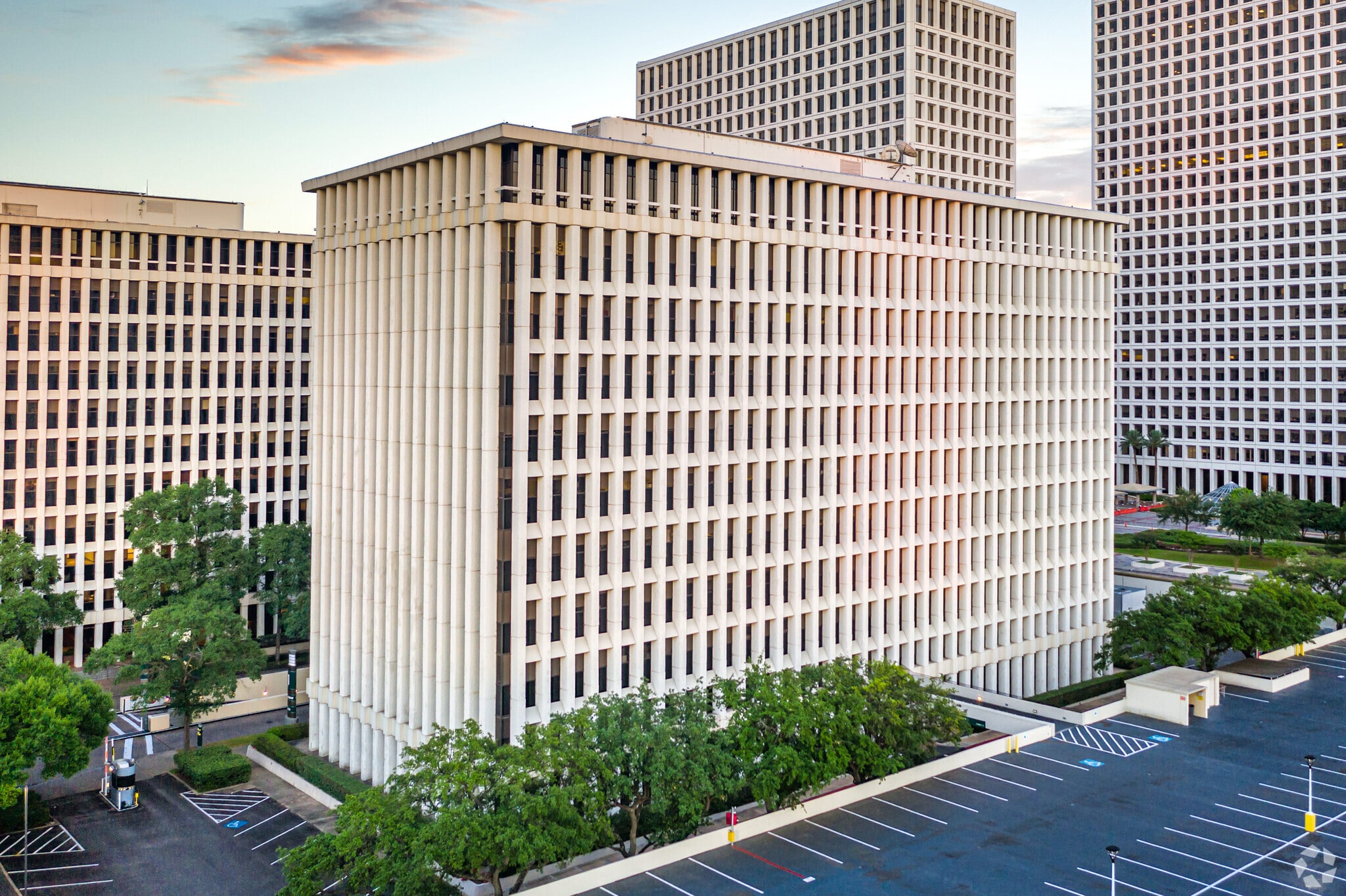 1 Greenway Plz, Houston, TX for Rent