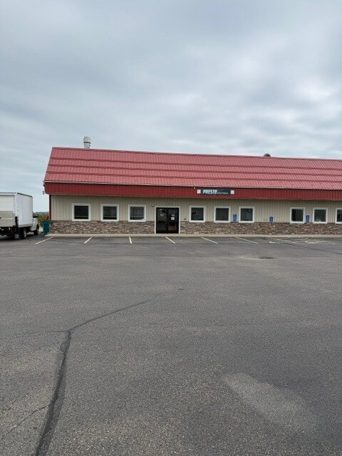 134 26th St NW, Owatonna, MN for Rent