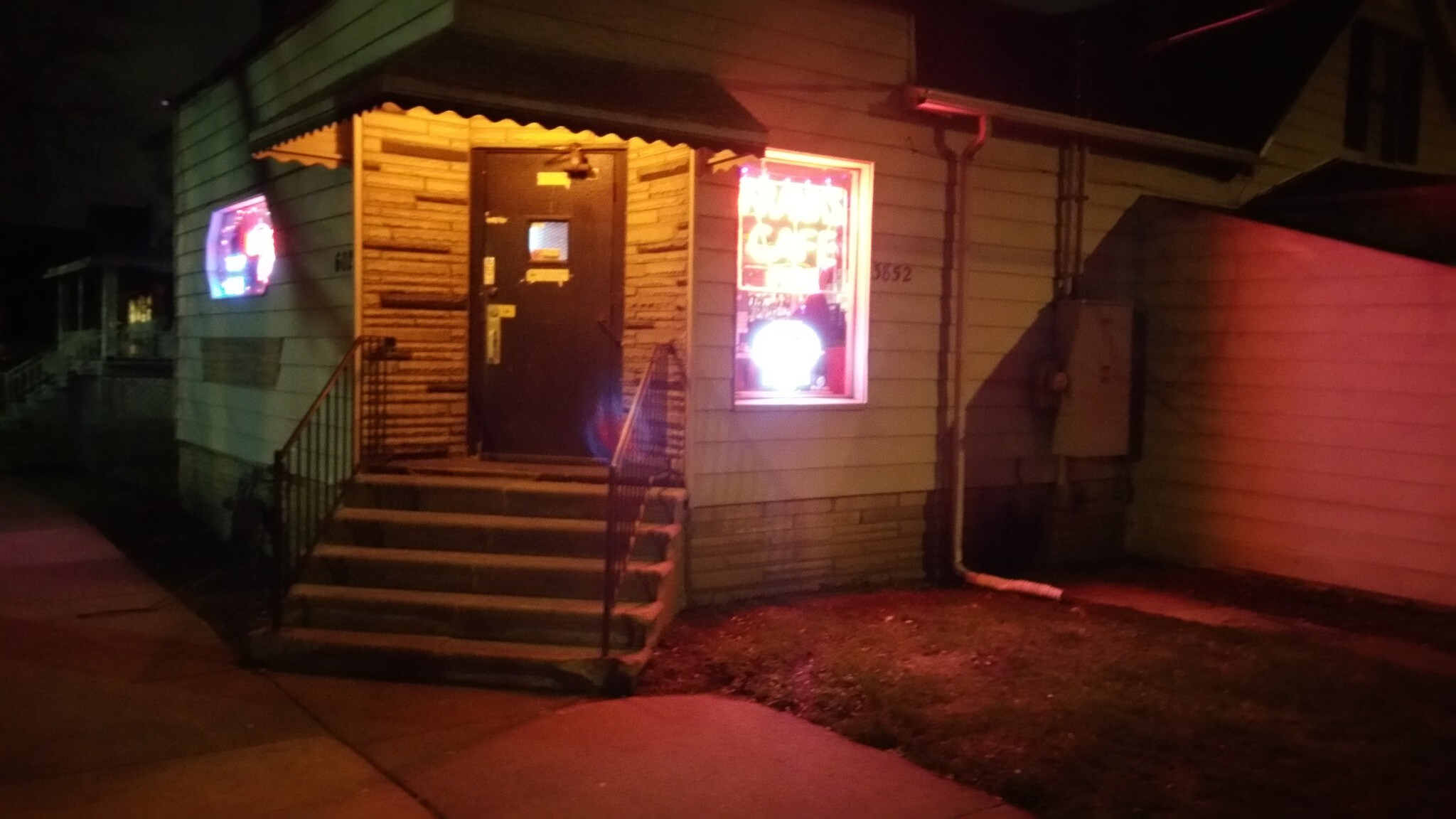 3852 6th St, Wyandotte, MI for Sale