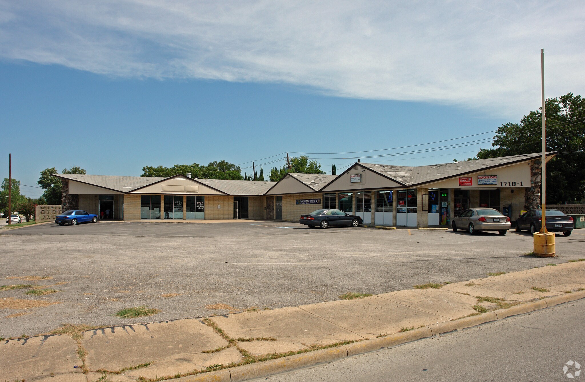 1718 Dalworth St, Grand Prairie, TX for Rent