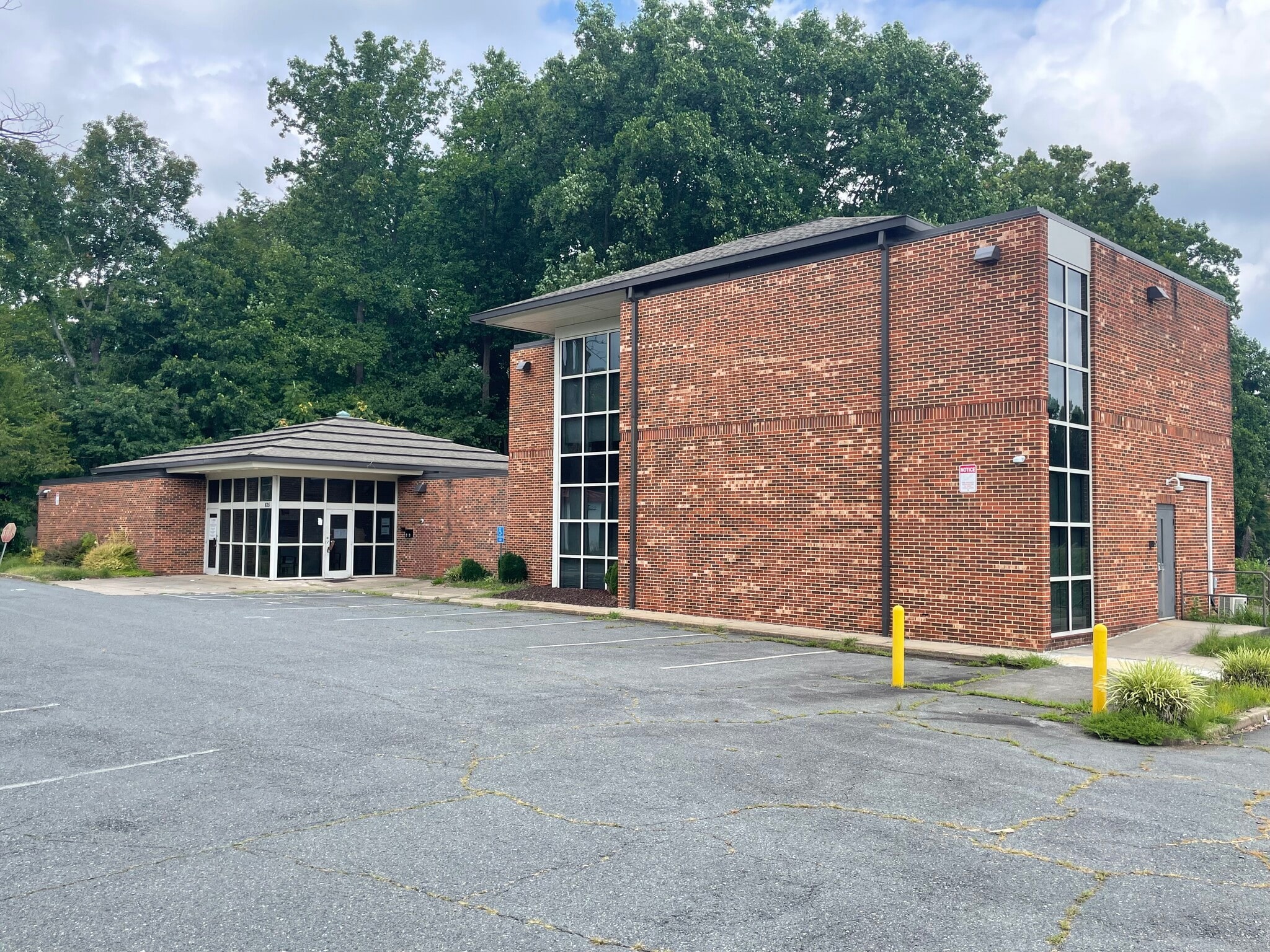 635 Coliseum Dr, Winston-Salem, NC for Rent