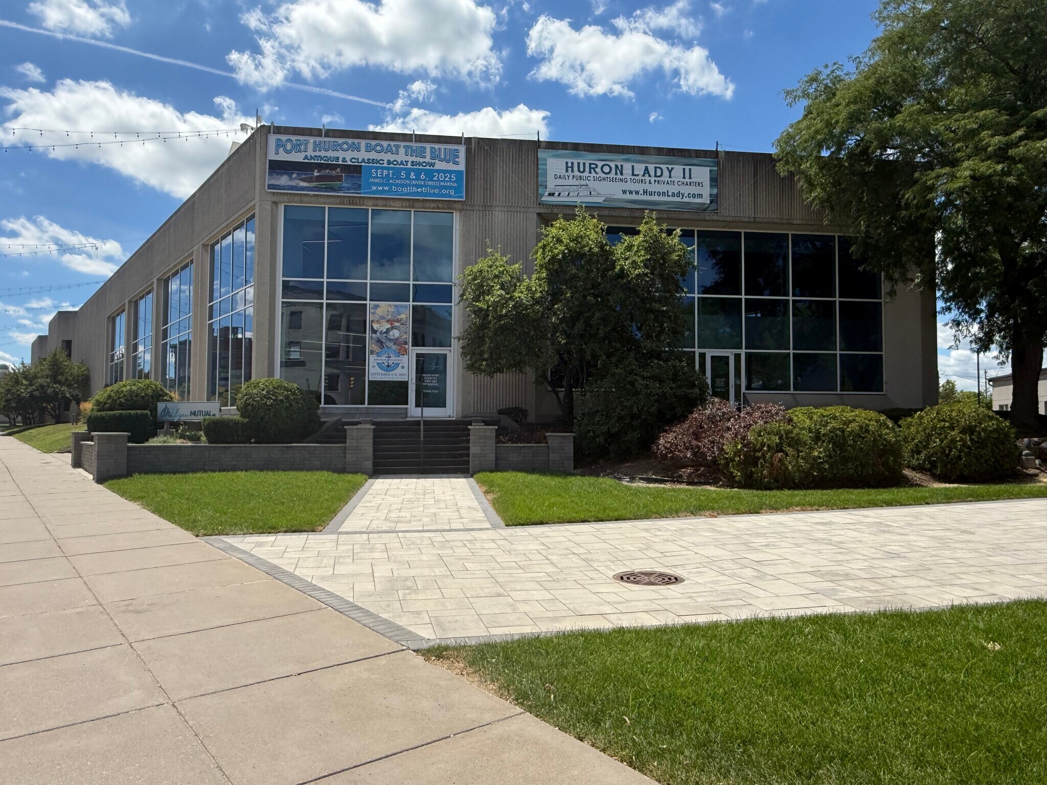 911 Military St, Port Huron, MI for Rent