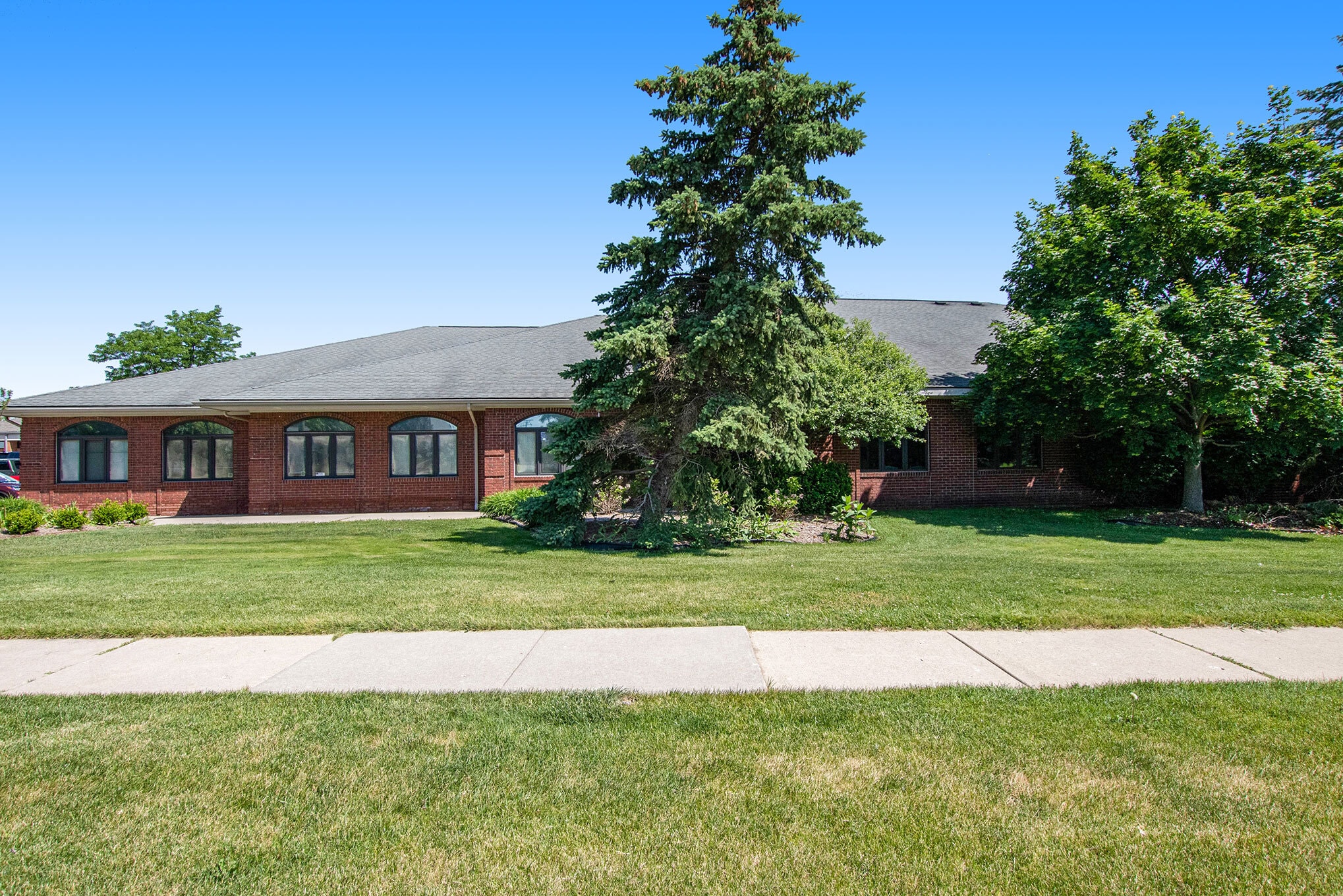645 Barclay Cir, Rochester Hills, MI for Rent