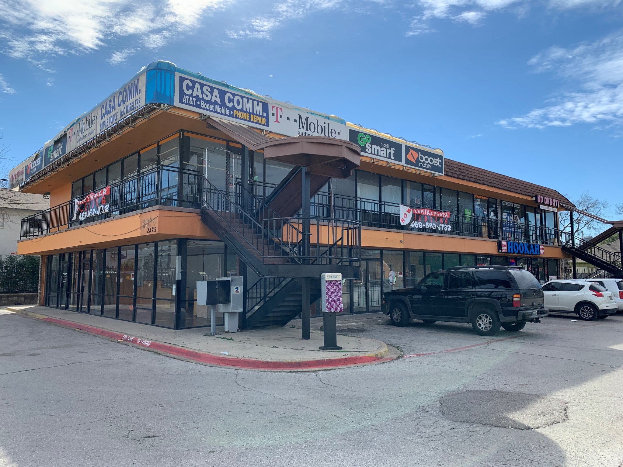 2325 N Fitzhugh Ave Dallas, TX 75204 Retail Property for Lease on