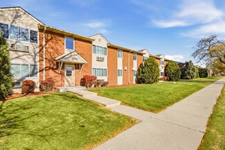 Cudahy, WI Apartments - 2770-3030 E Edgerton Ave