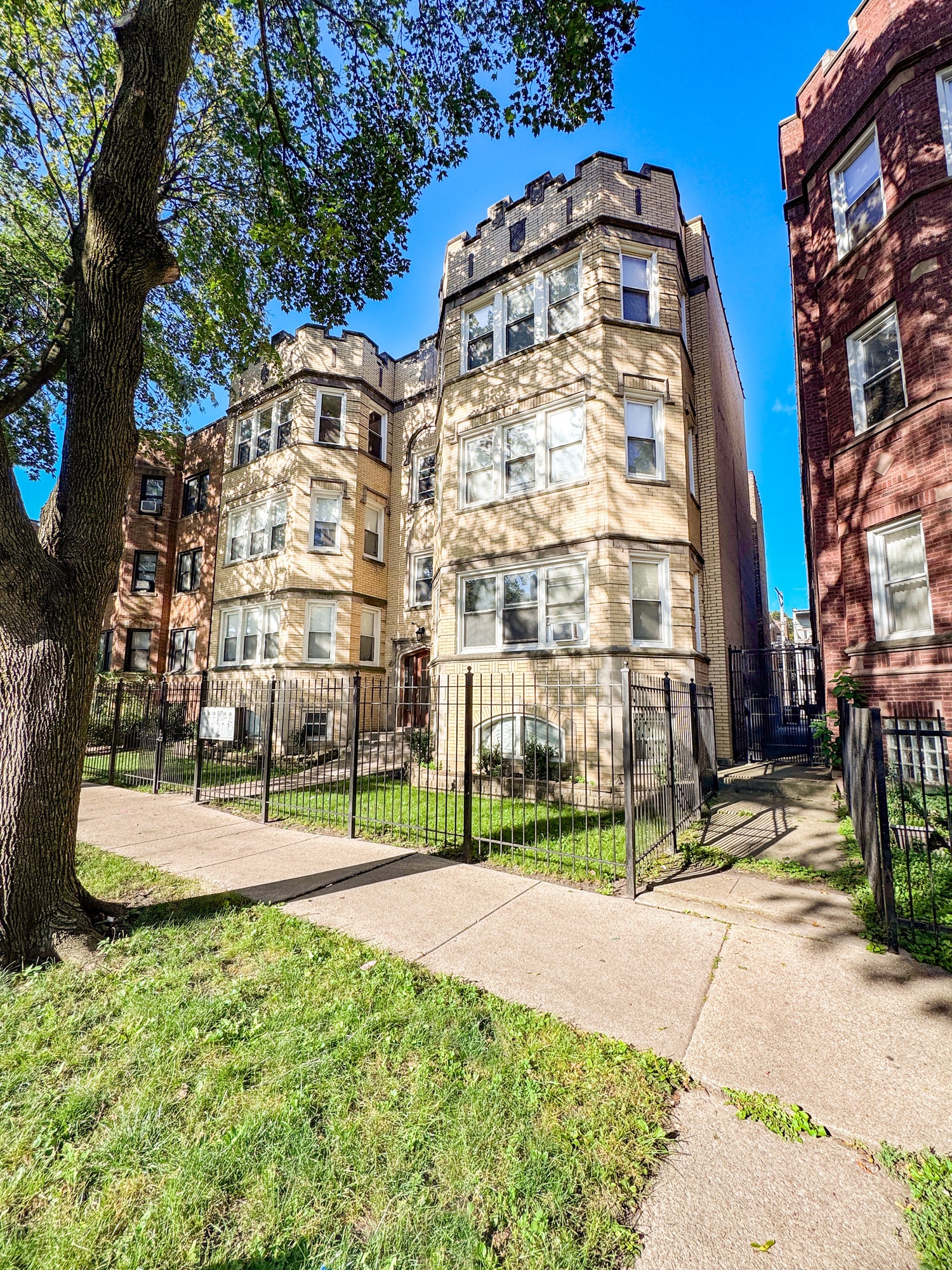 8226 S Drexel Ave, Chicago, IL for Sale