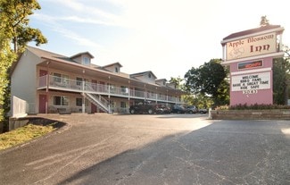 Eureka Springs, AR Hospitality - 3043 E Van Buren