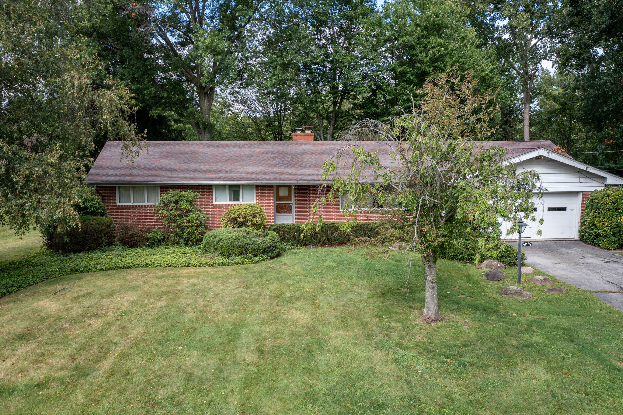 519 N Hermitage Rd, Hermitage, PA for Sale