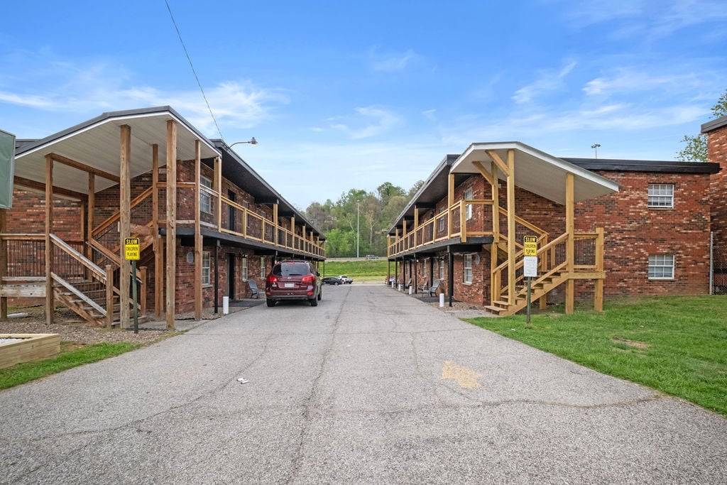 1607 Bigley Ave, Charleston, WV for Sale