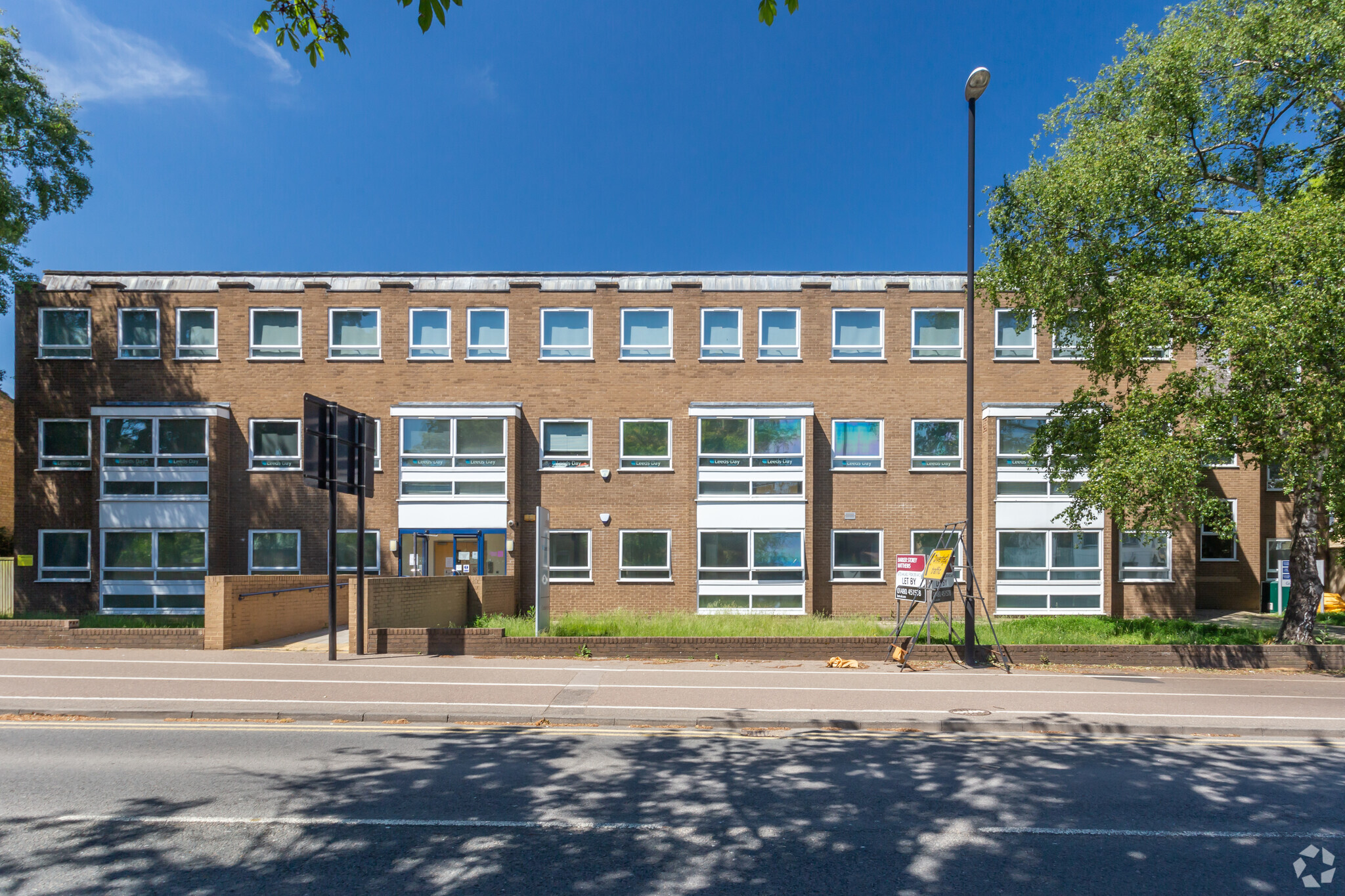 George St, Huntingdon, CAM for Rent