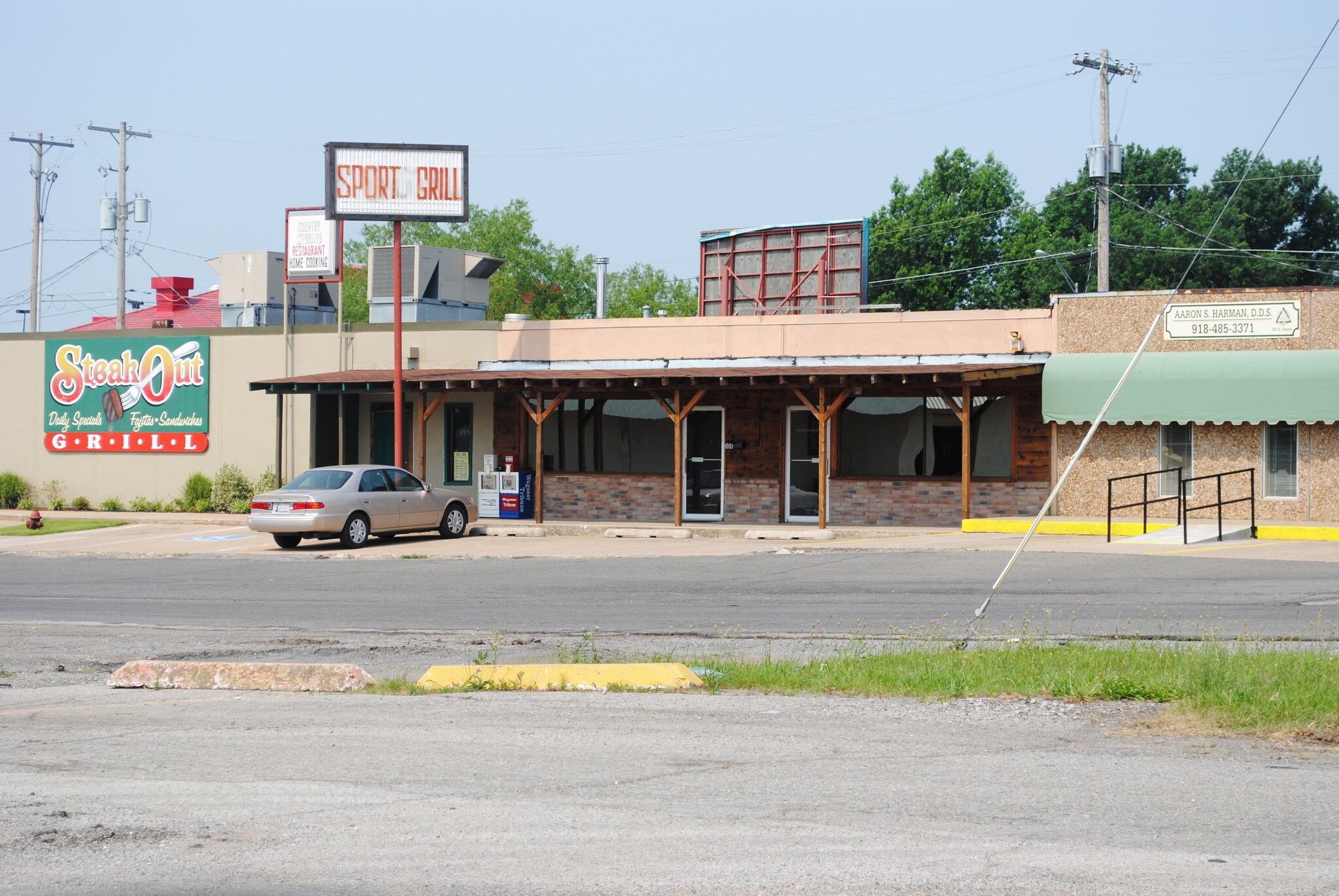 304-306 S Hayes Ave, Wagoner, OK for Rent