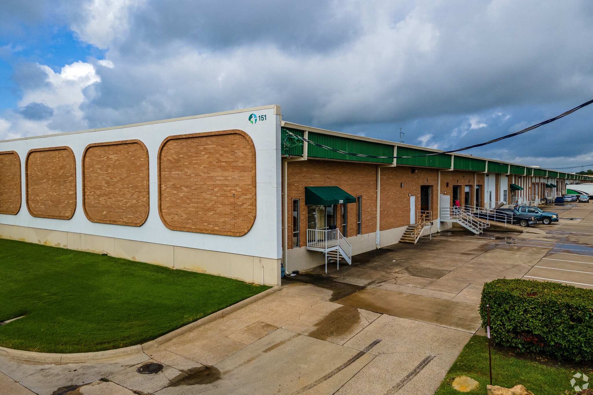 151 Regal Row, Dallas, TX for Rent