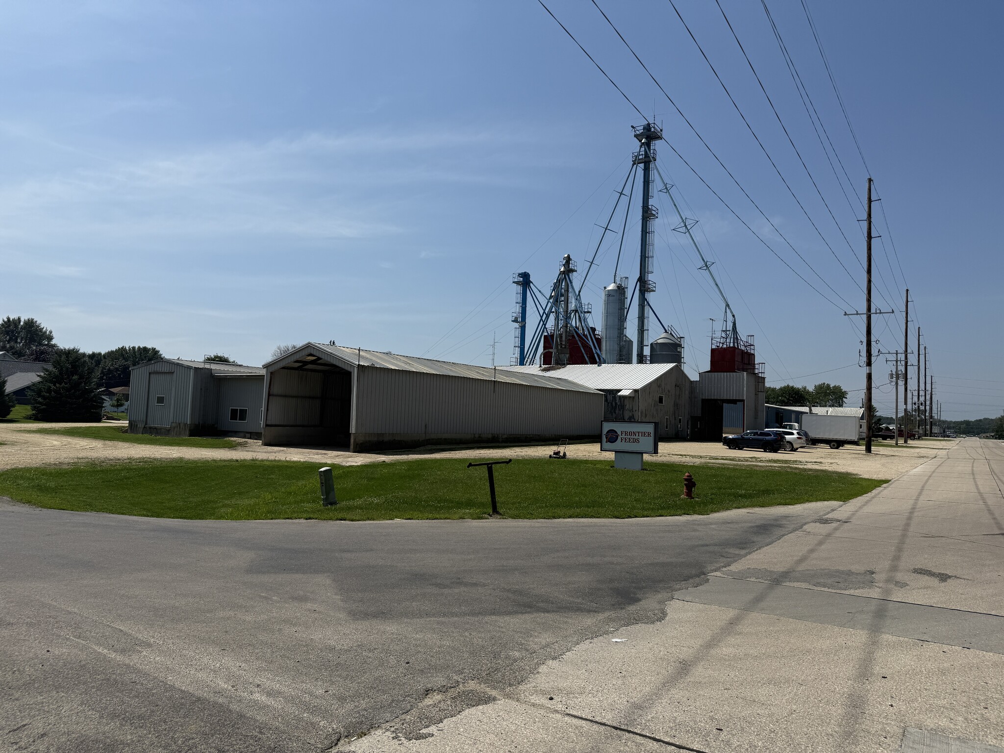 130 E 11th St, Monticello, IA for Sale