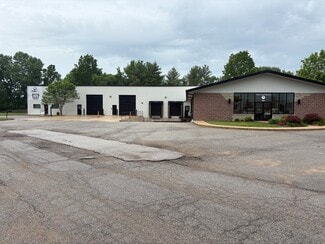 Saint Peters, MO Warehouse - 400 Trade Center Dr