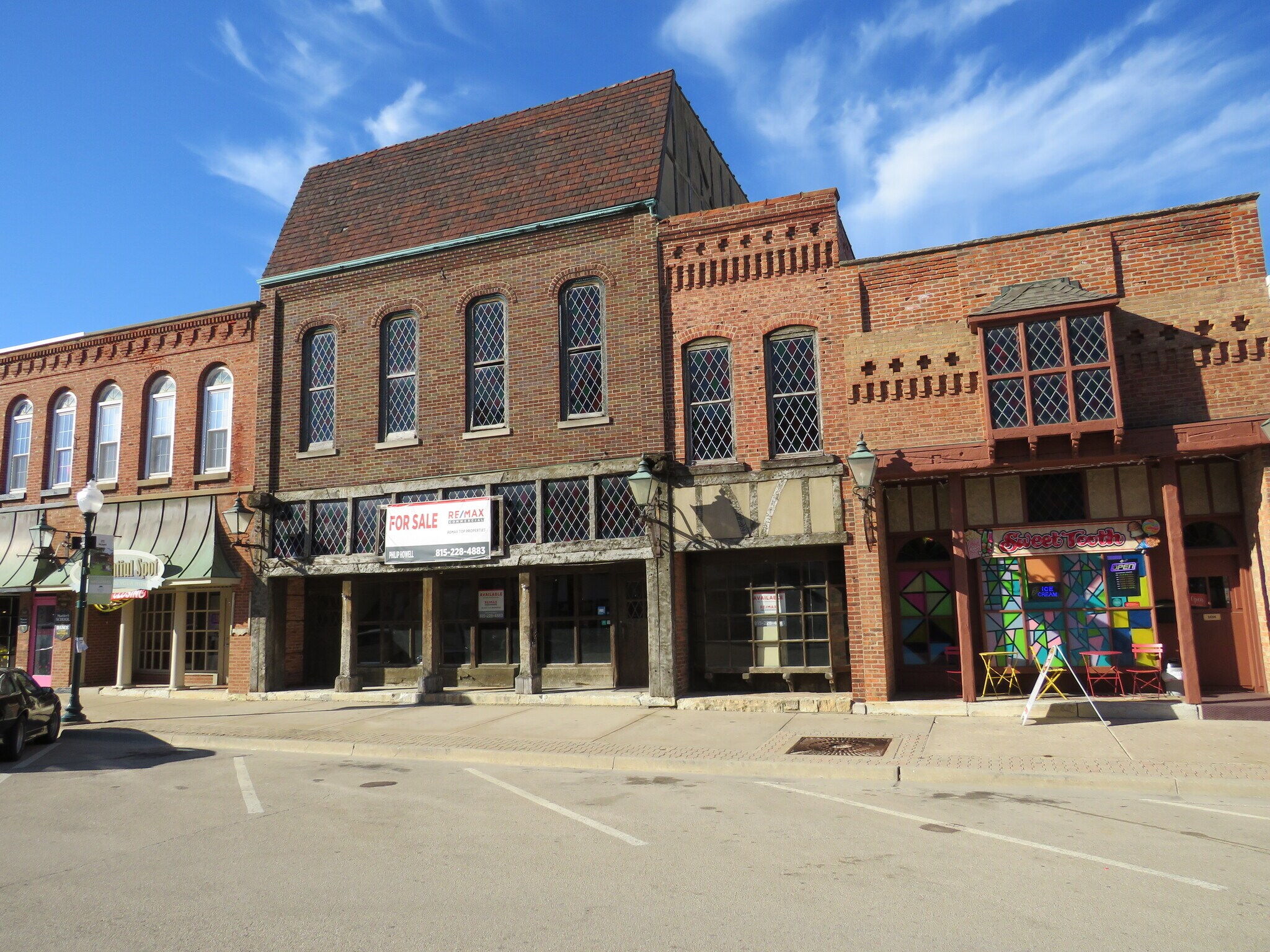 110-112 W Washington st, Morris, IL for Sale