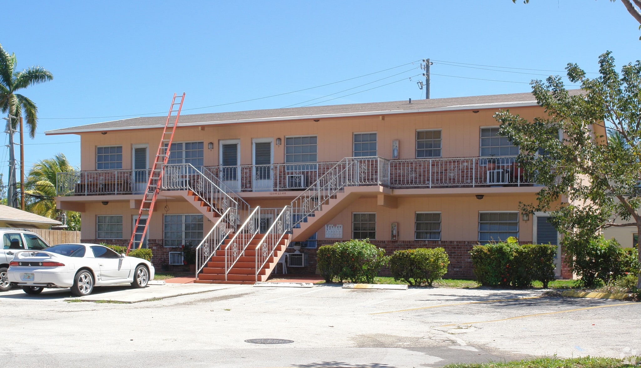 1211 NE 23rd Ave, Pompano Beach, FL for Sale