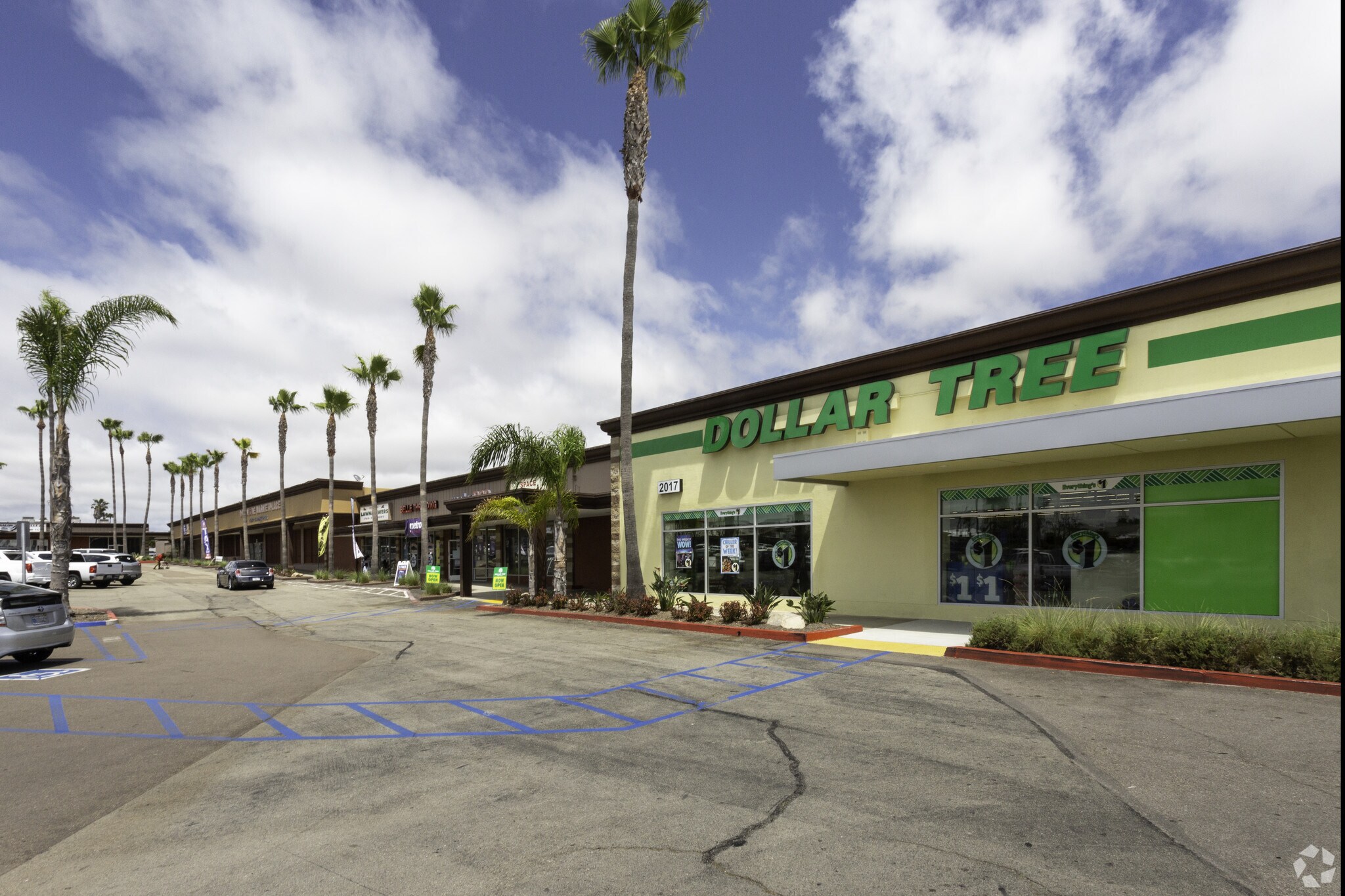 20072041 Mission Ave Oceanside, CA 92058 Shopping Center Property