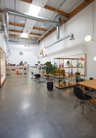 Healdsburg, CA Flex, Industrial - 105 W North St