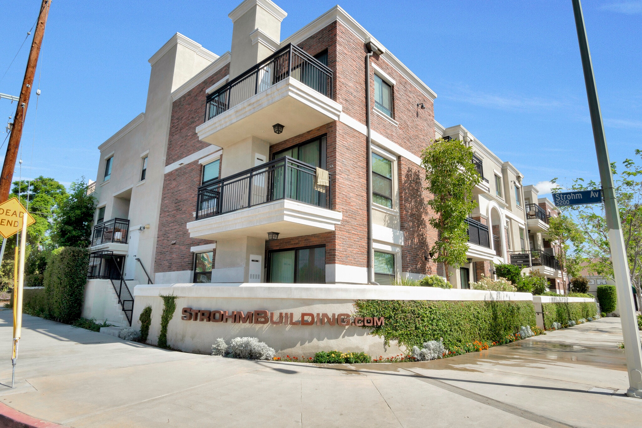 10455 Magnolia Blvd, North Hollywood, CA for Sale