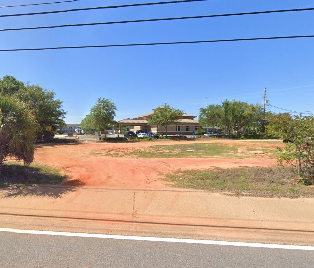 801 Gulf Breeze Pky, Gulf Breeze, FL for Rent