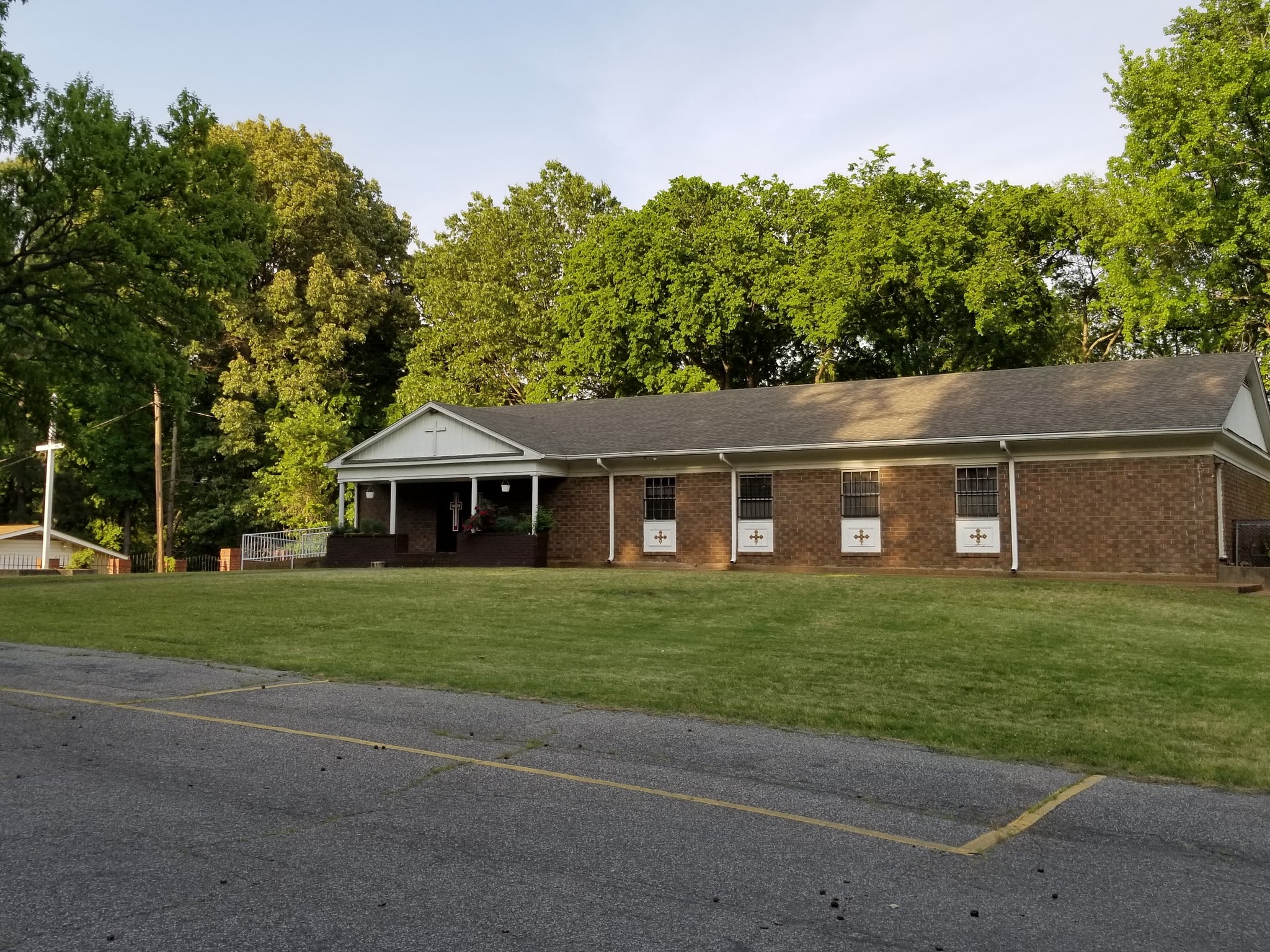 2465 Millbrook Ave, Memphis, TN for Sale