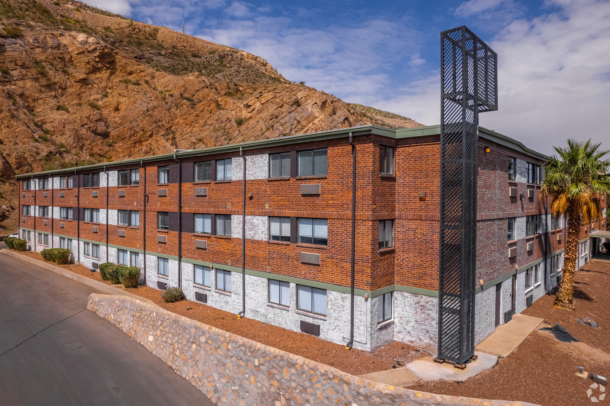 1831 Murchison Dr El Paso, TX 79902 MultiFamily Property for Lease