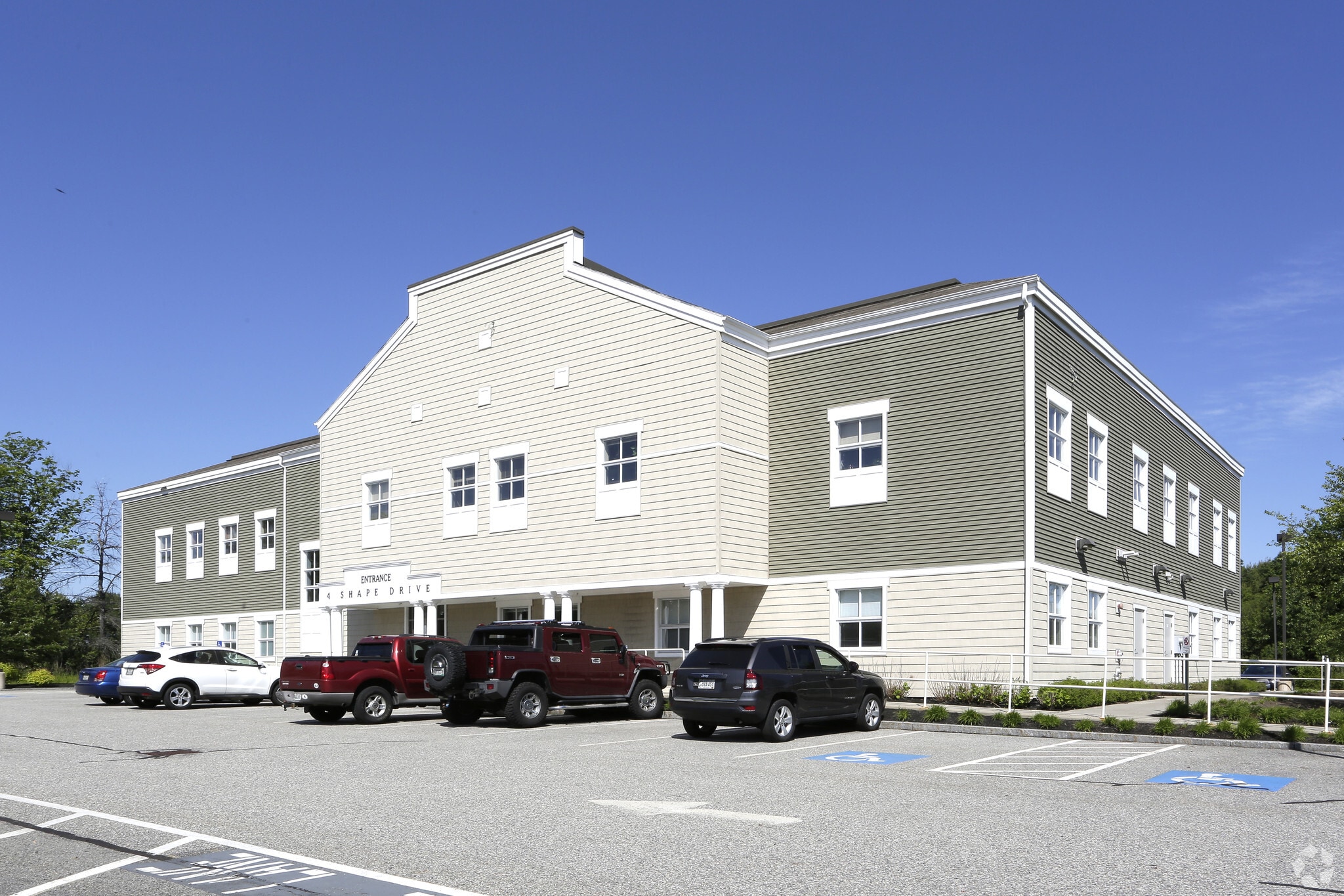 4 Shape Dr, Kennebunk, ME for Rent