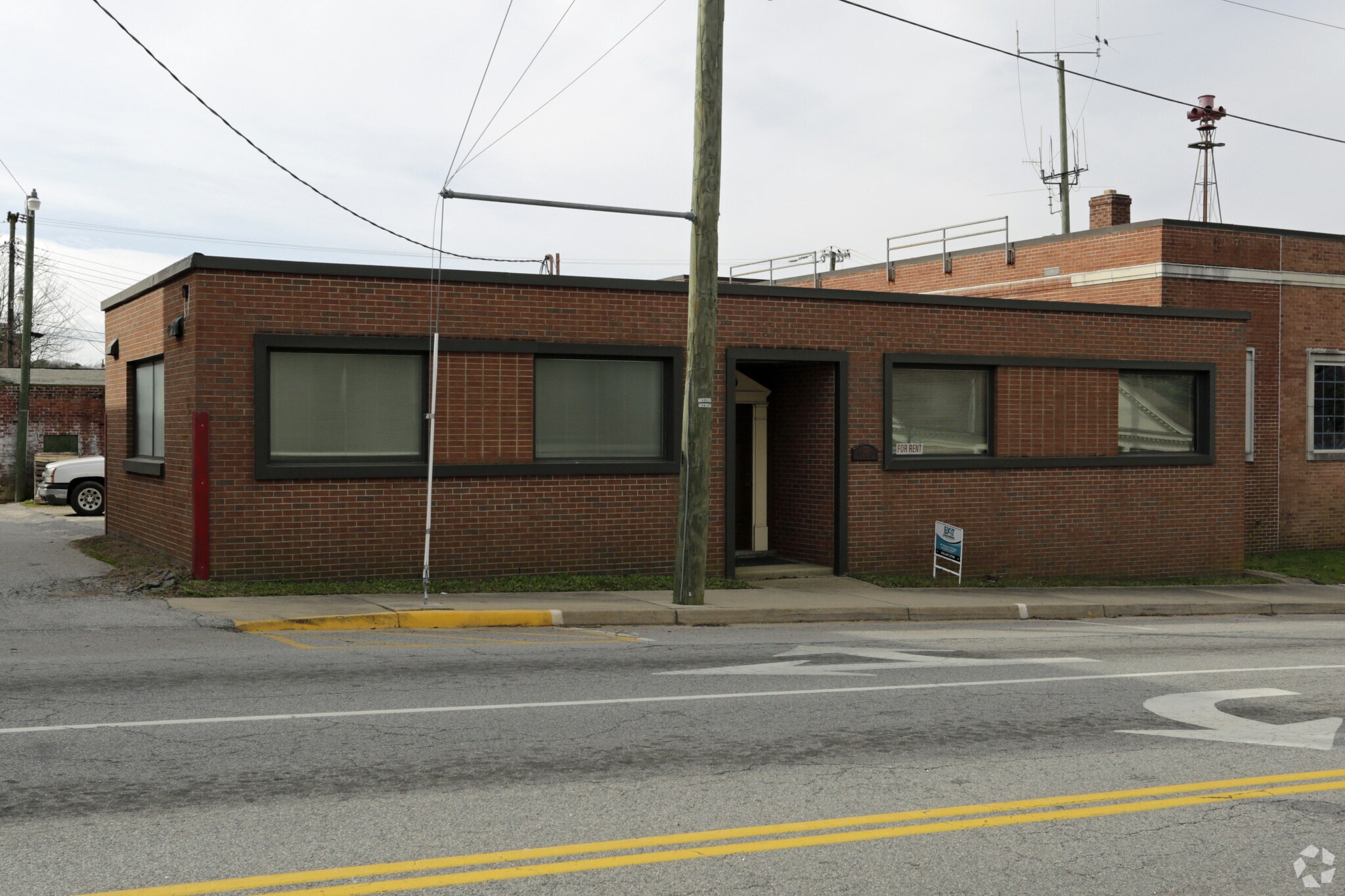 109 W Atlantic St, South Hill, VA for Sale