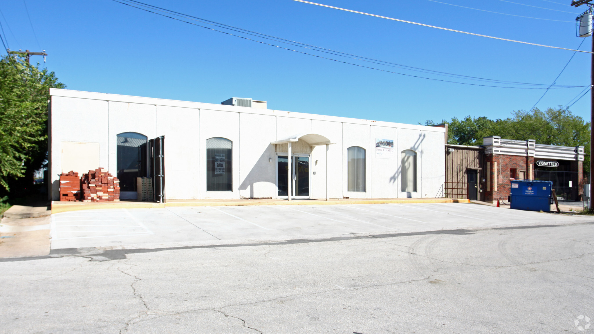 520 S Main St, Grapevine, TX for Rent