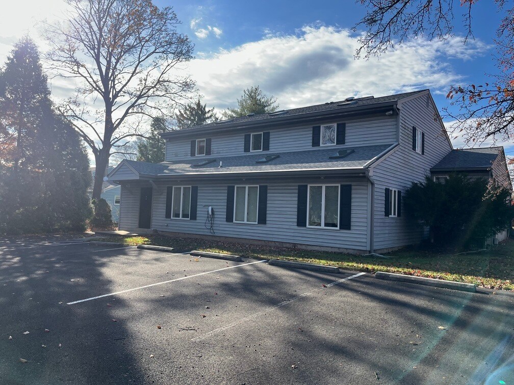 1035 W Bristol Rd, Warminster, PA for Rent