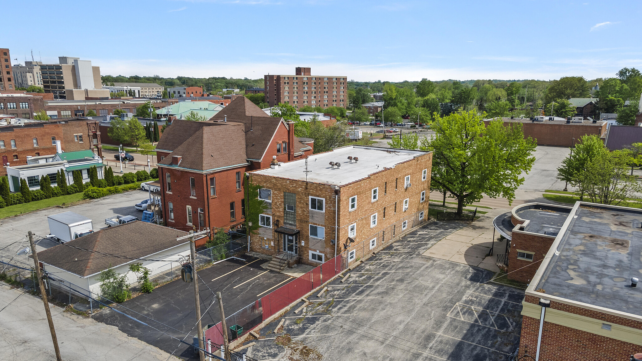 320 W Main St, Decatur, IL for Sale