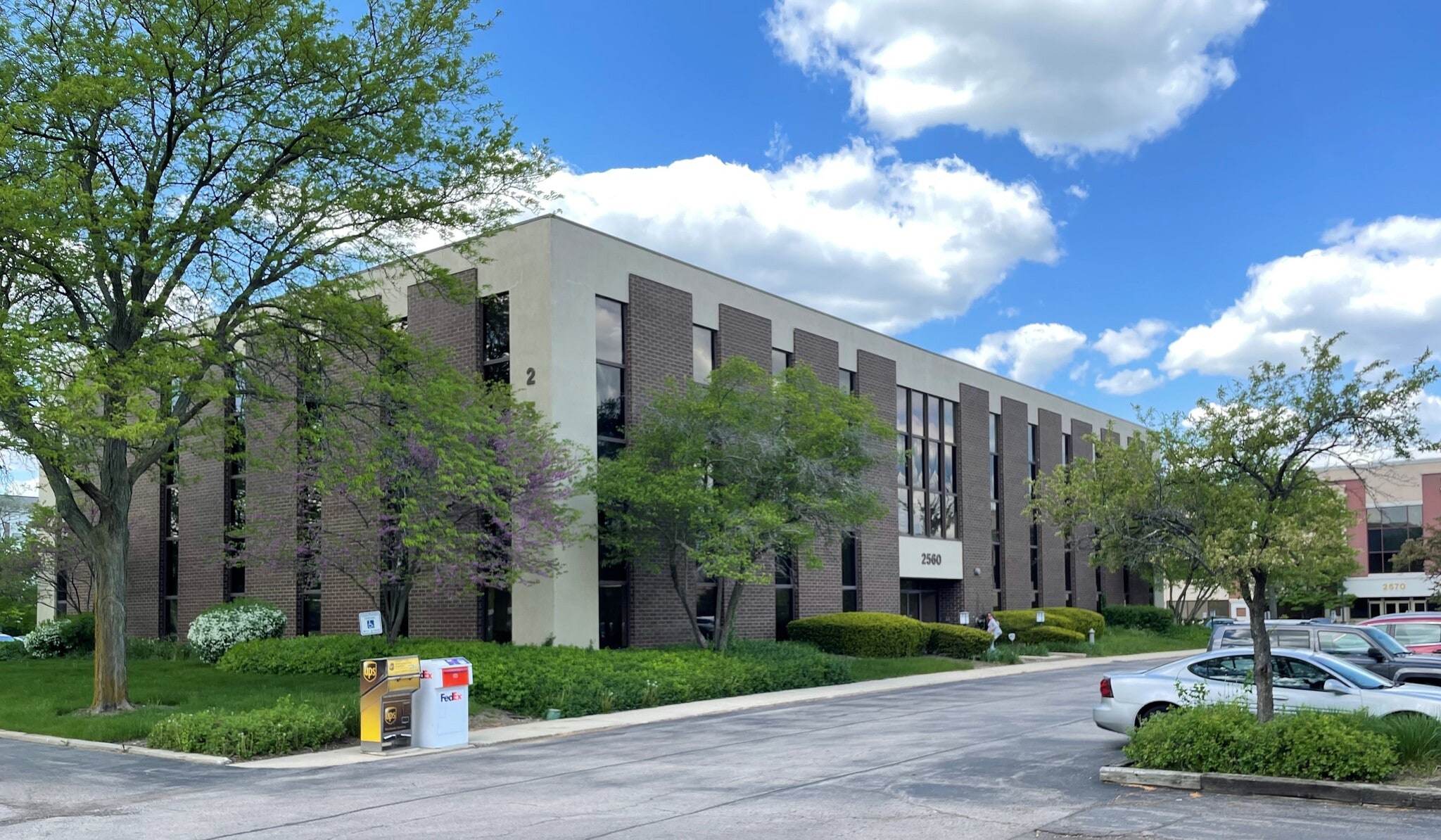 2560 Foxfield Rd, St Charles, IL for Rent
