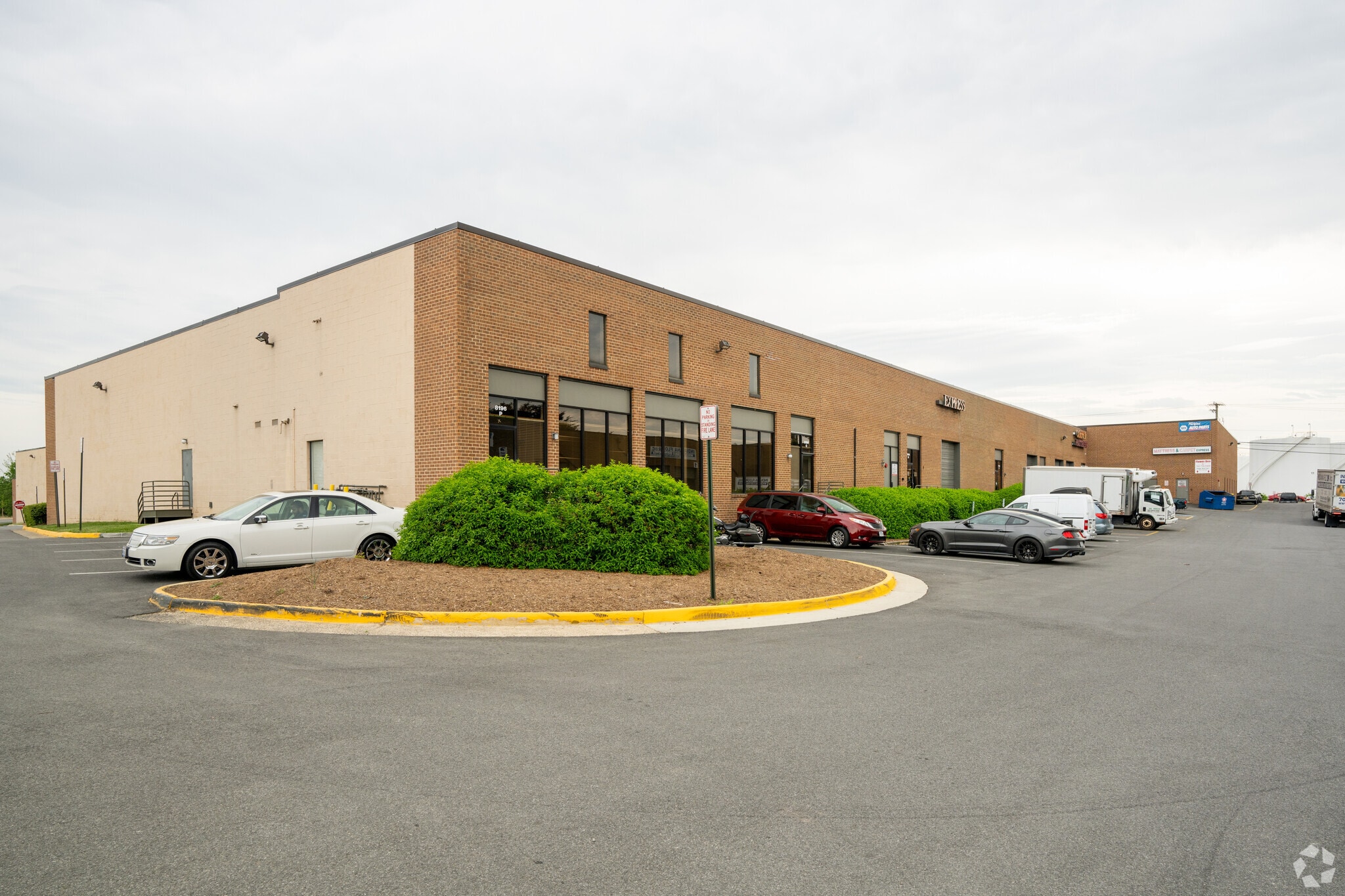 8196 Terminal Rd, Lorton, VA for Rent