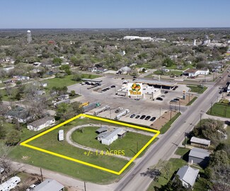 Cuero, TX Commercial - 806 S Esplanade St