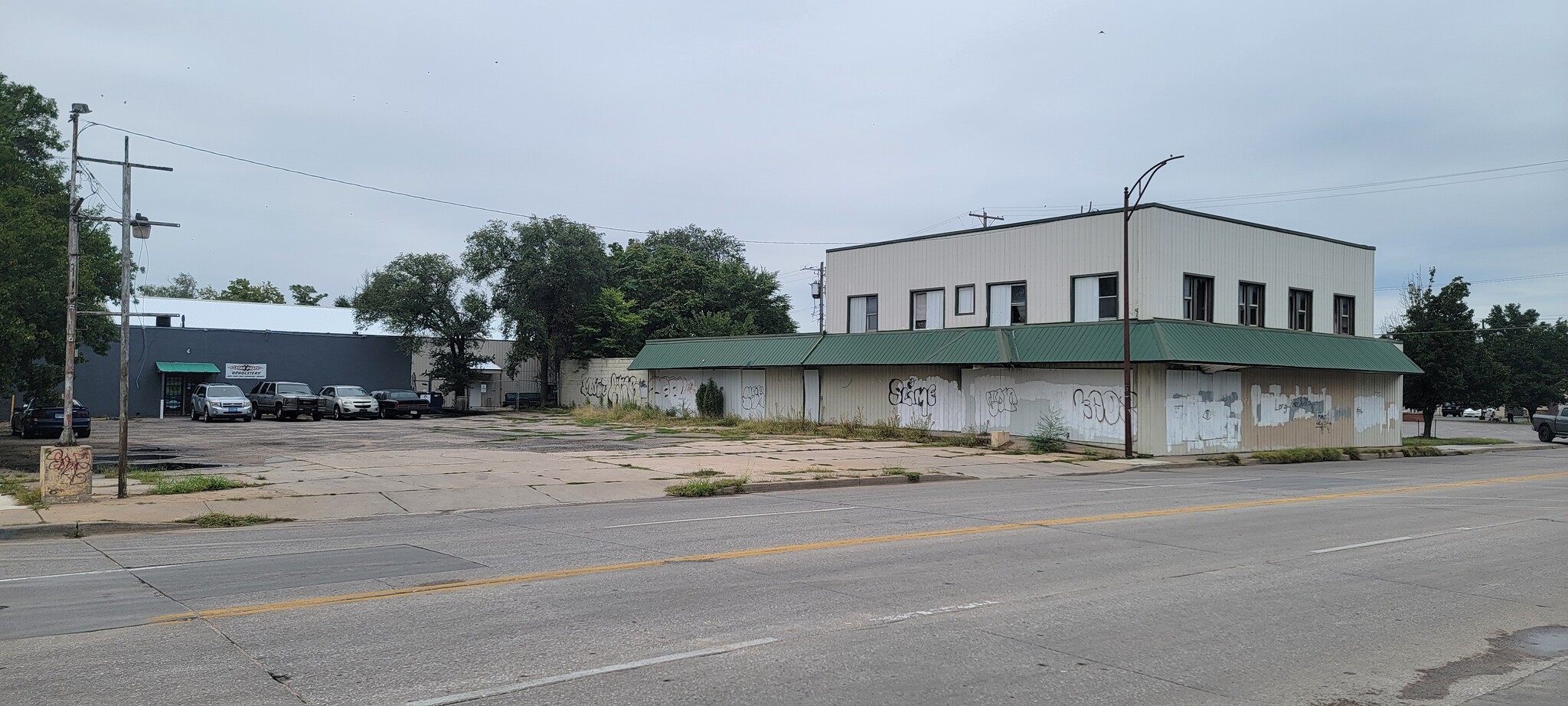 914 E Harry St, Wichita, KS for Sale