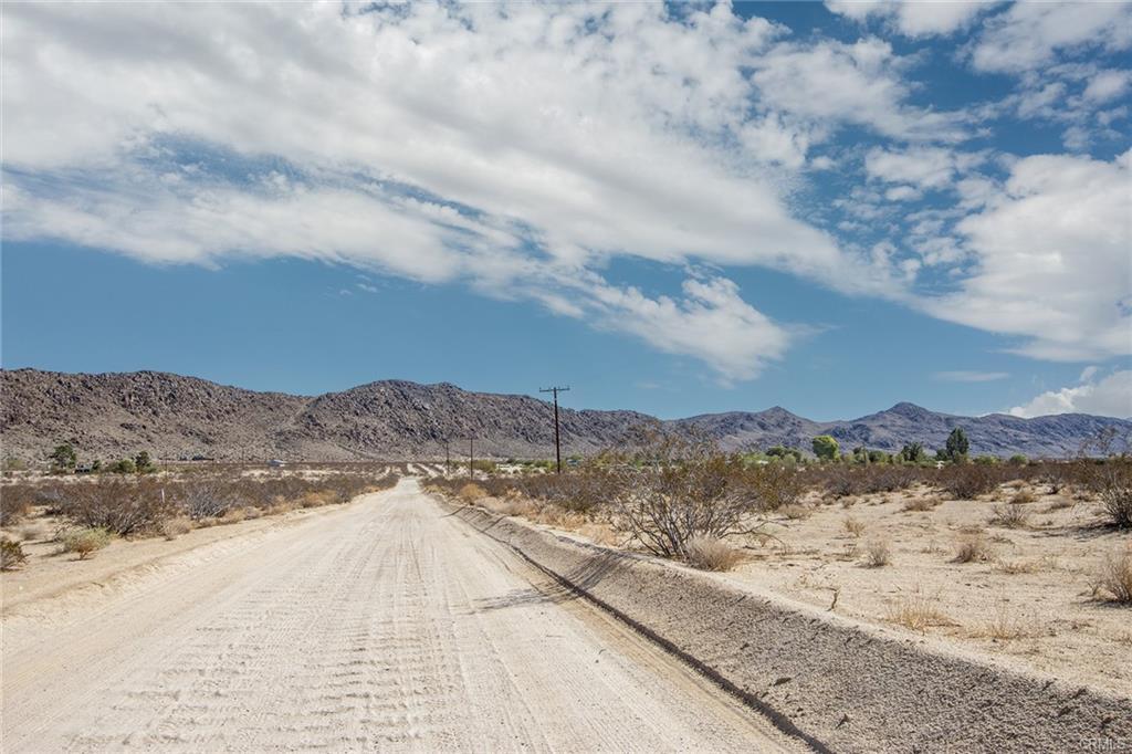 7777 La Brisa Dr, Joshua Tree, CA for Sale