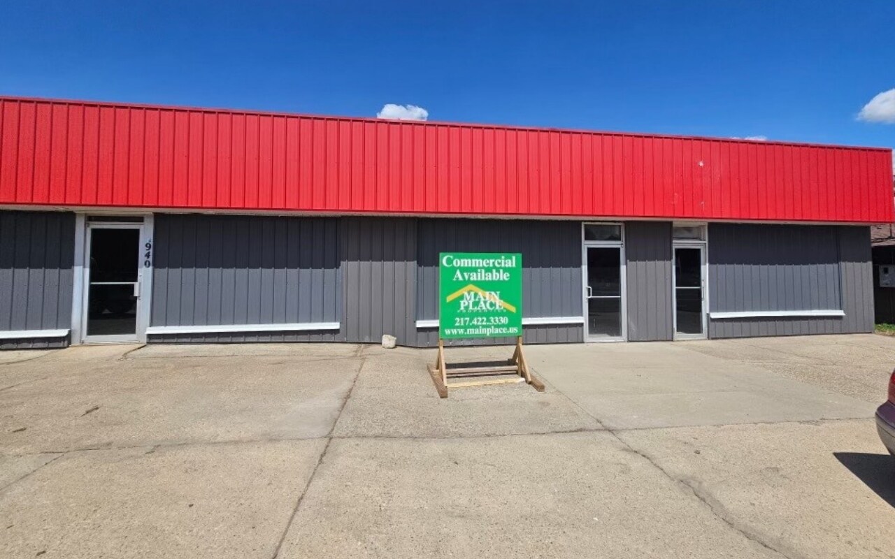 932-940 W Eldorado St, Decatur, IL for Sale