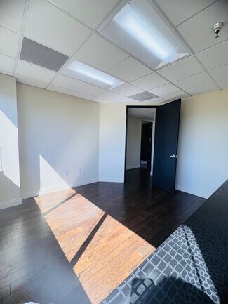 Woodland Hills, CA Office - 21731 Ventura Blvd Woodland Hills, CA Office - 21731 Ventura Blvd