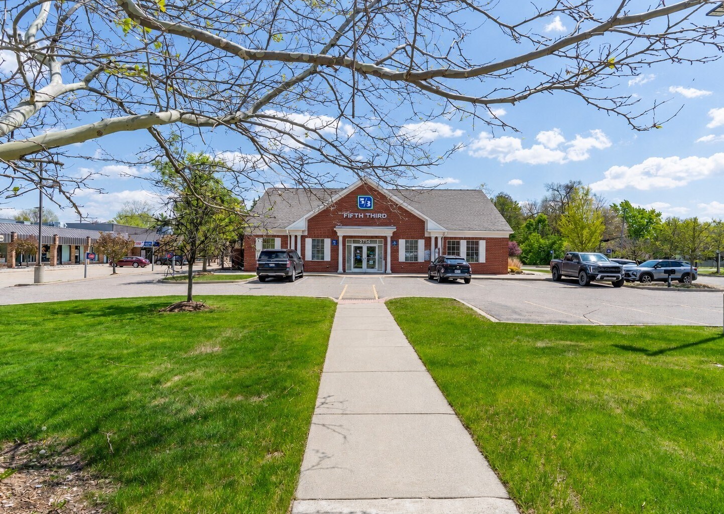 3754 Rochester Rd, Troy, MI for Rent