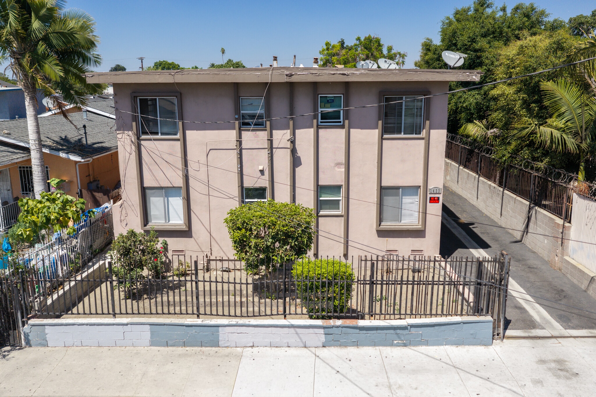1433 E 61st St, Los Angeles, CA for Sale