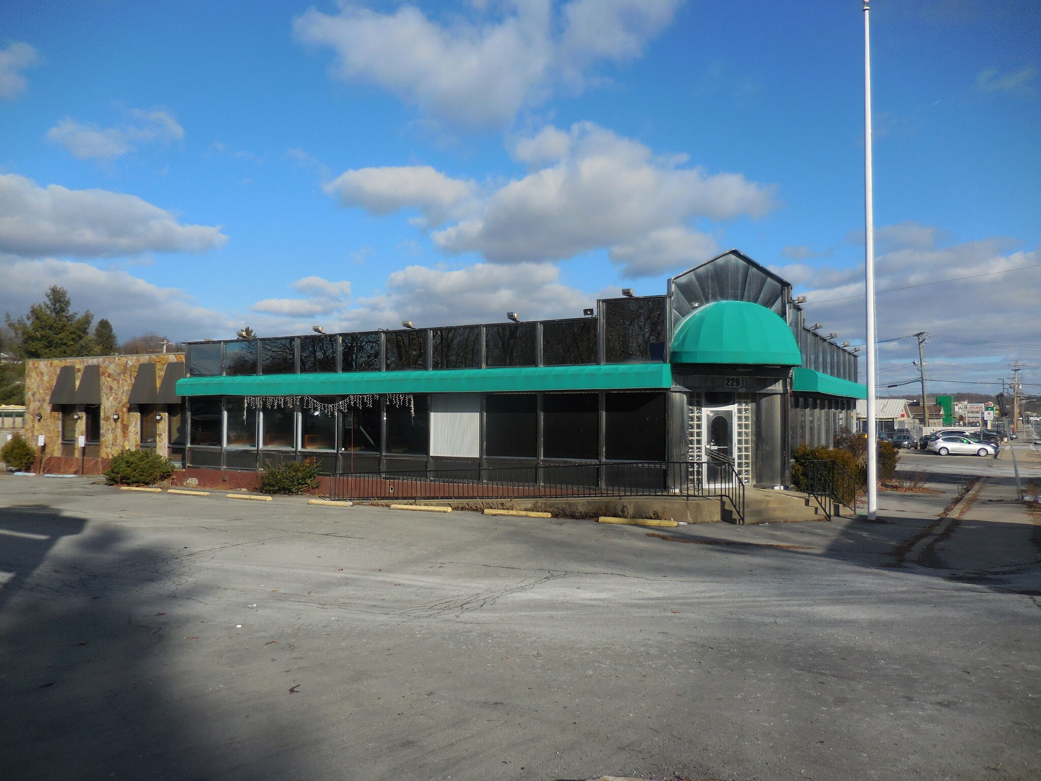 229 Wickham Ave Middletown, NY 10940 Retail Property for Sale on