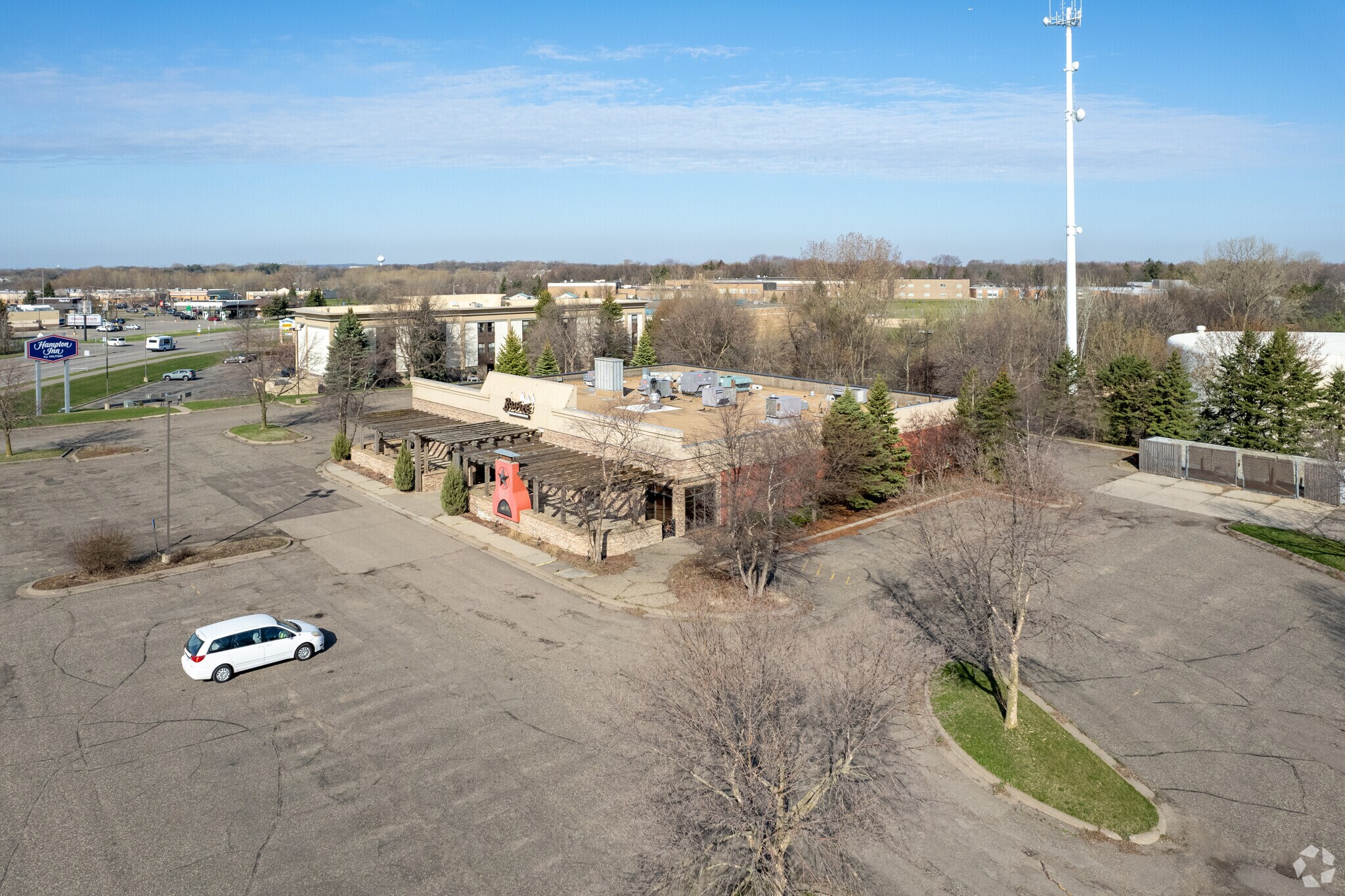 1424 Weir Dr Woodbury, MN 55125 Retail Property for Lease on