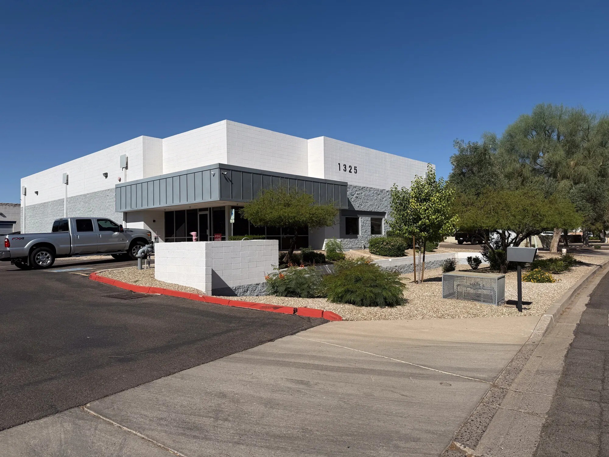 1325 W Harwell Rd, Gilbert, AZ for Rent