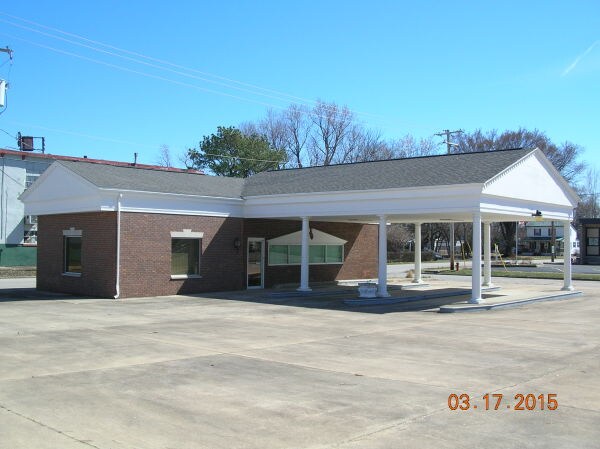 300 W Church St, Salem, IL for Sale
