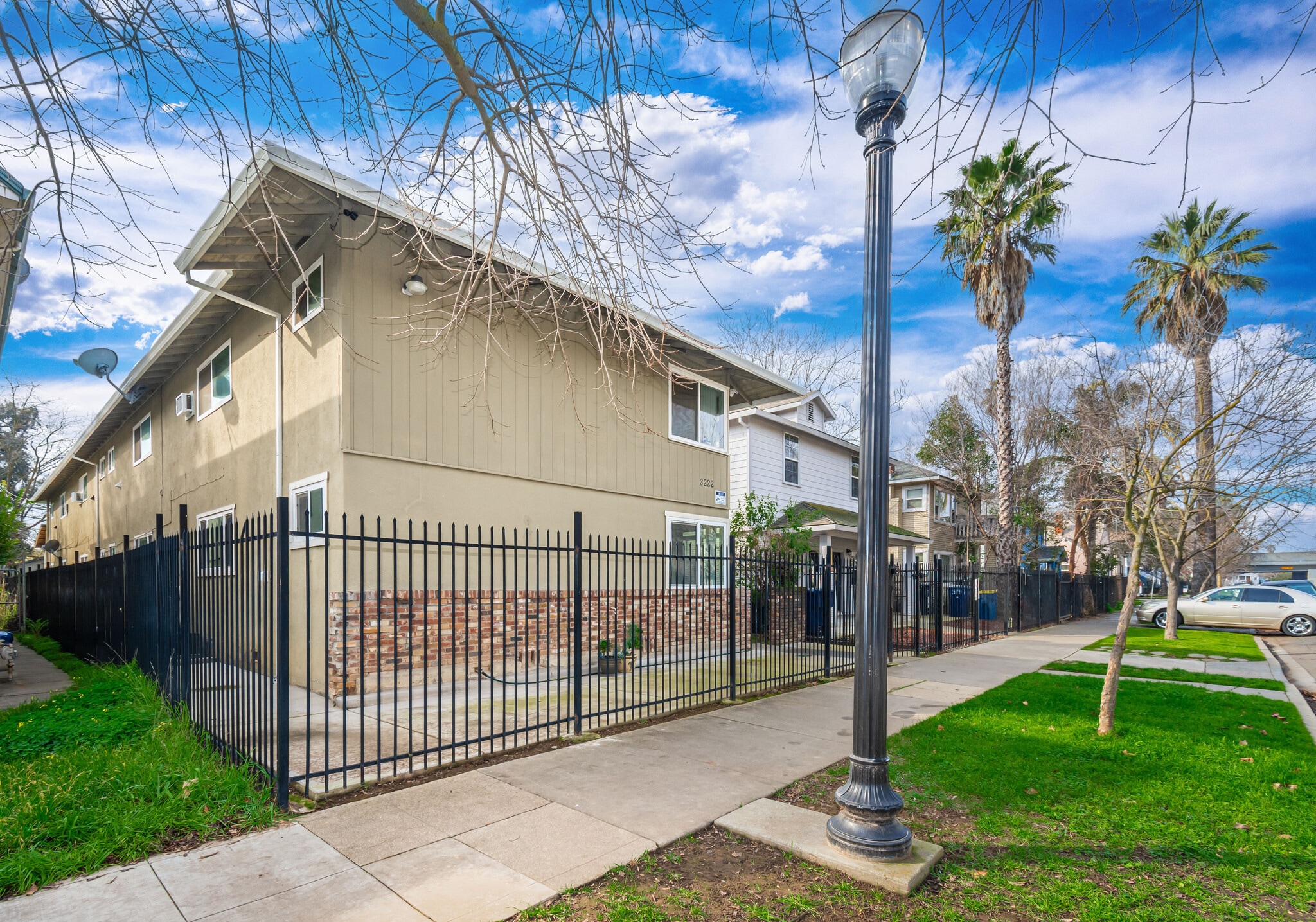 3222 2nd Ave, Sacramento, CA for Sale