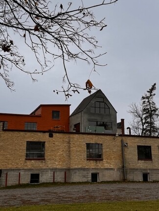 Grafton, WI Office/Retail - 1032-1038 12th Ave