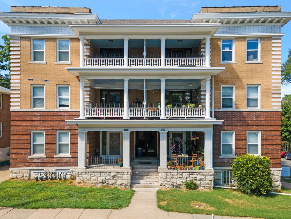 200204 W 36th St Kansas City, MO 64111 MultiFamily Property for