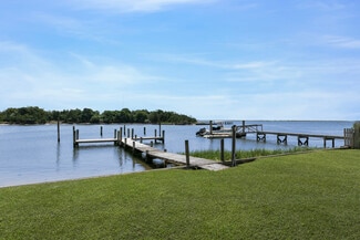 Hampton Bays, NY Apartments - 35 Gardners Ln Hampton Bays, NY Apartments - 35 Gardners Ln